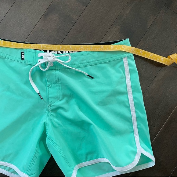 Dakine shorty board short - Picture 3 of 4
